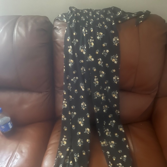 Clothes - Picture 8 of 16